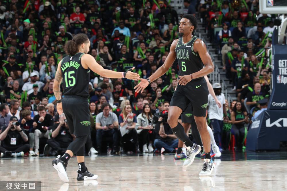 防守反击的 防守反击的