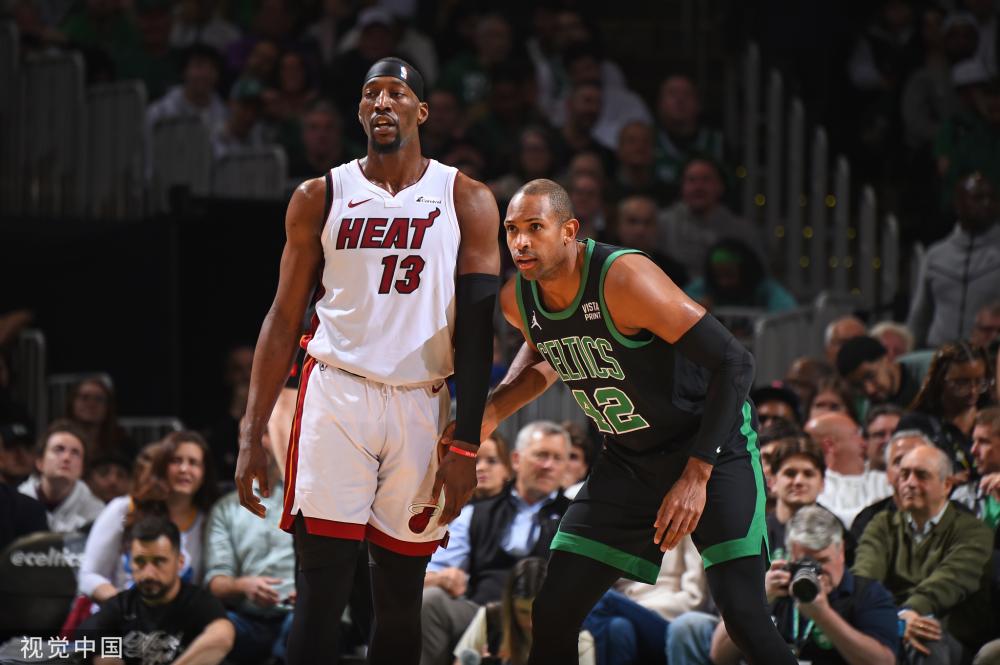 球迷们再次 球迷们再次